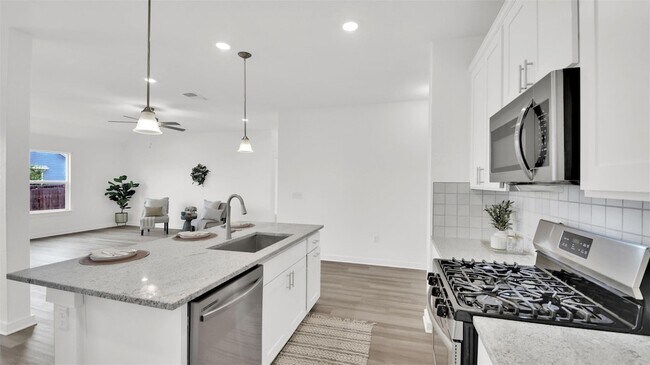 Building Photo - 15500 Pewter Luster Cv
