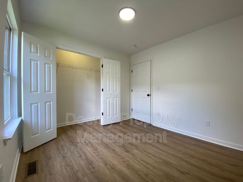 Building Photo - 2310 Cushman St