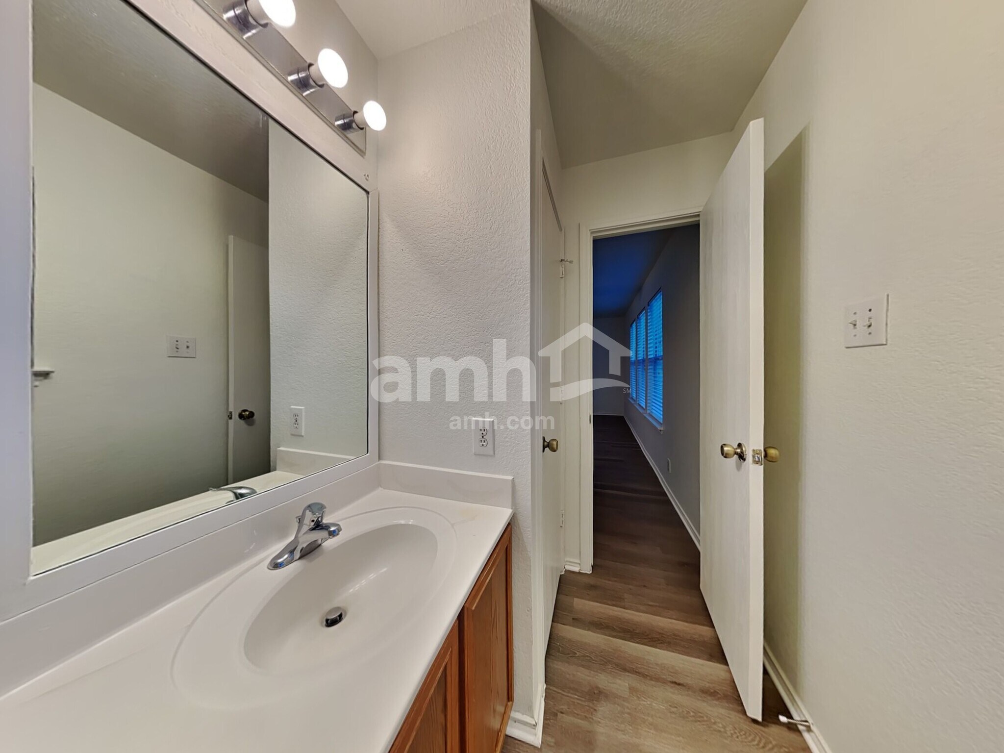 Building Photo - 7711 Cortland Oak
