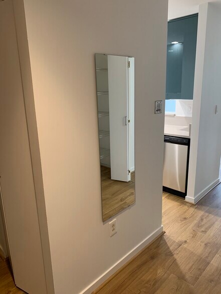 Building Photo - 4 Canal Park