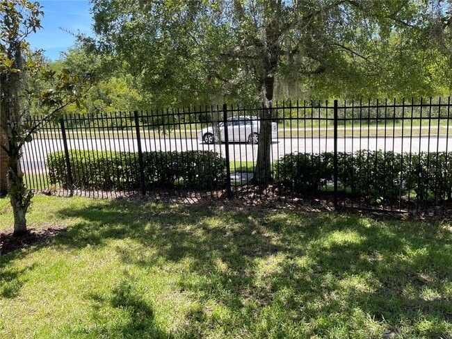 Building Photo - Beautiful Townhouse located in Crowntree L...