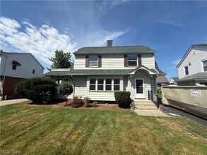 Building Photo - 3012 Albion Rd