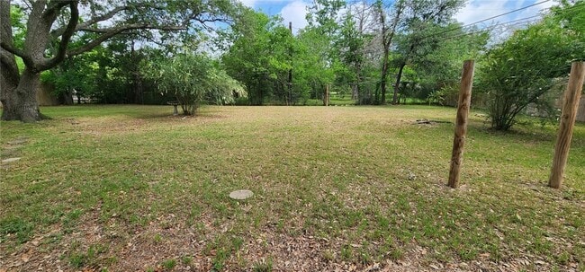 Building Photo - 1209 Haines Dr