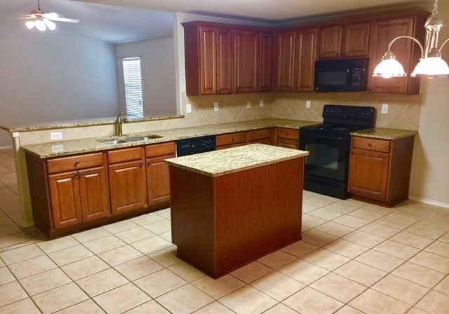 Building Photo - 806 Magnolia Bend