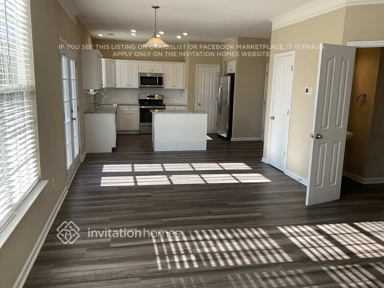 Building Photo - 849 Hedgepath Terrace