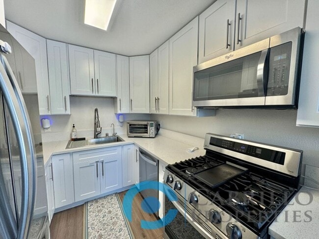 Building Photo - Beautifully Renovated 4BD/2BA Home in Central San Diego with Private Yard & Attached Car Garage!