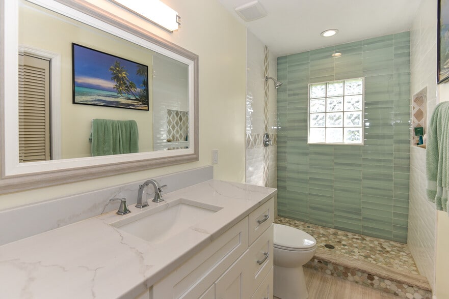 Building Photo - 213 Riverbend Rd