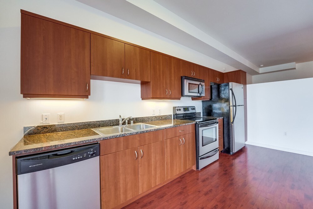 Building Photo - 889 Date St