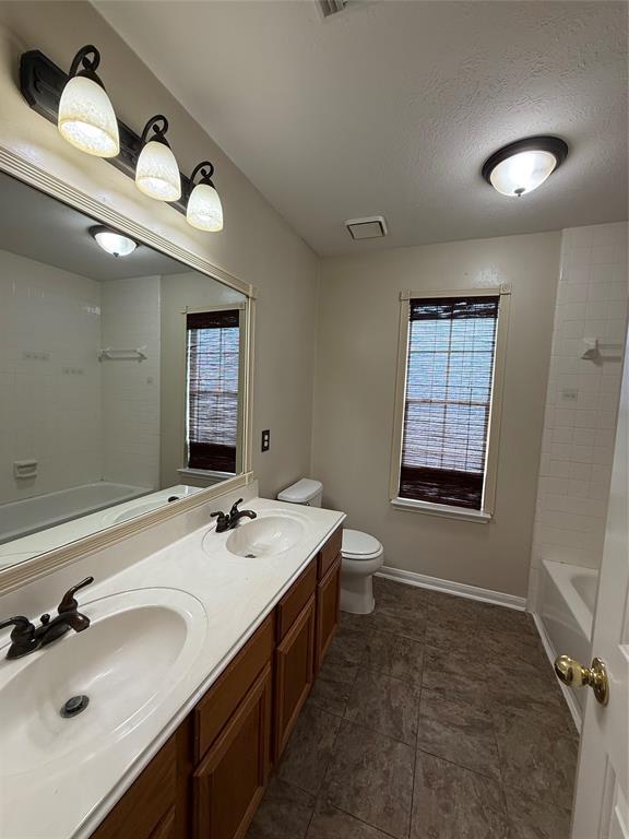 Building Photo - 4614 Russett Pl S