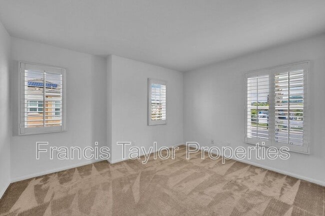 Building Photo - 401 Whitby Gn