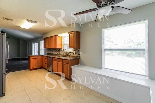 Building Photo - Gorgeous 3BR 2BA home with nice curb appeal