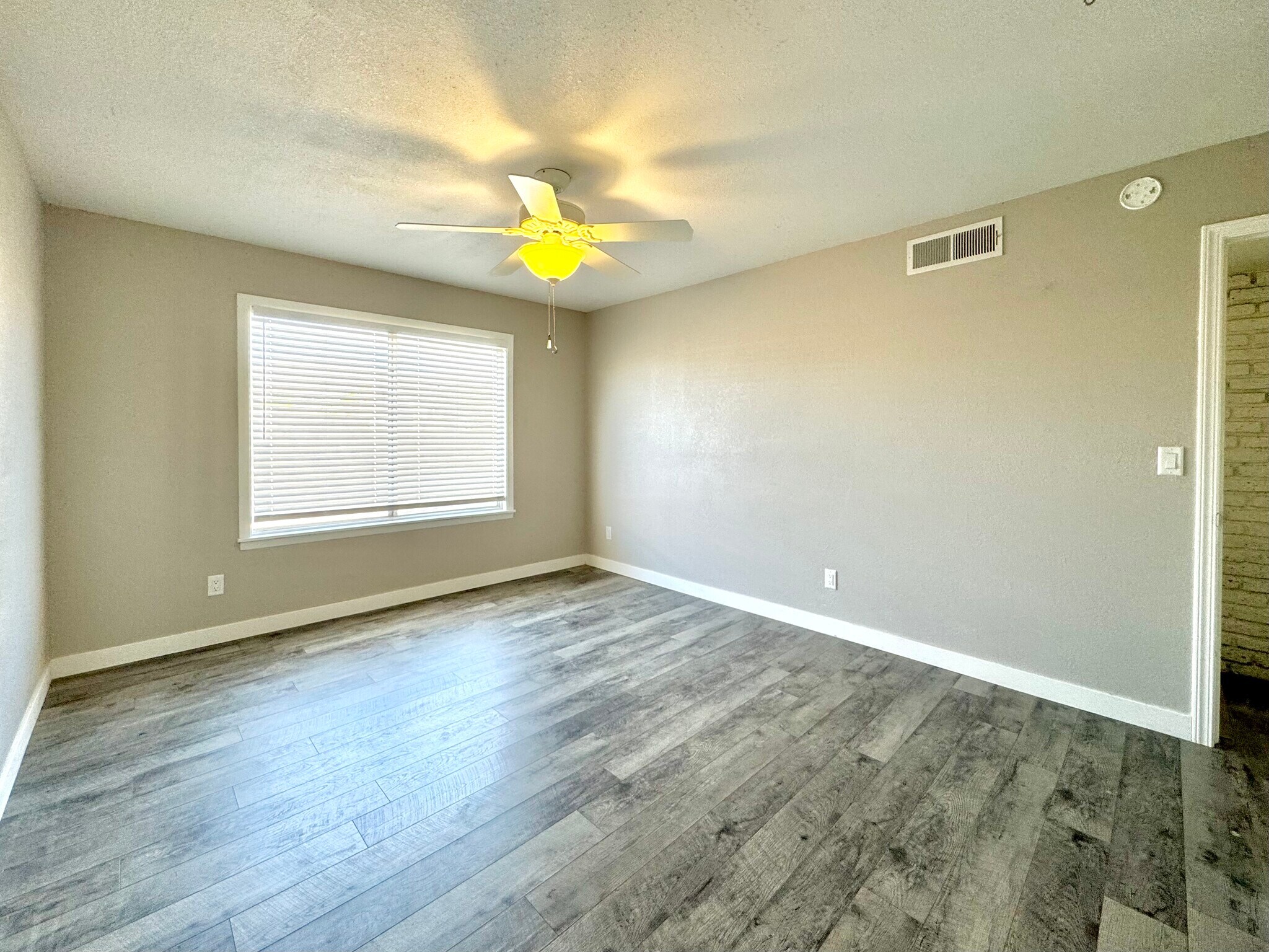 Building Photo - 3767 Kicking Horse Dr