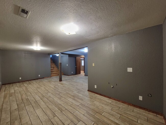 Building Photo - 3716 W 17th Pl