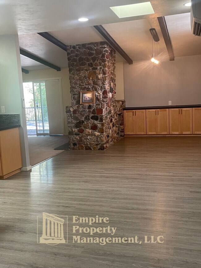 Building Photo - 93127 Marcola Rd