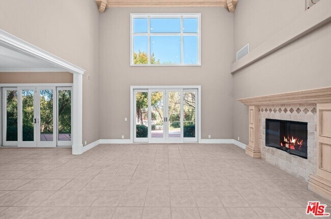 Building Photo - 11221 Briarcliff Ln