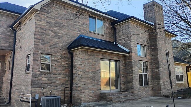 Building Photo - 3909 NE Kensington Ave