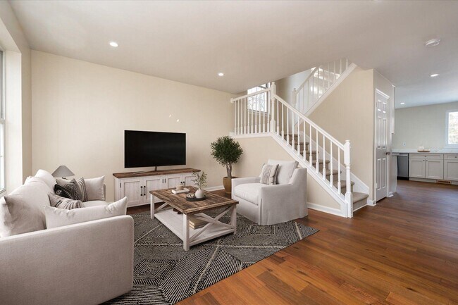 Building Photo - 2942 S Haven Dr