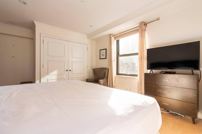 Building Photo - 201 W 58th St