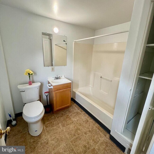 Building Photo - 20 Paynter Dr