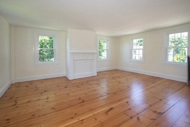 Building Photo - Amazing, Rarely Available Farmhouse with Carriage House and Garage