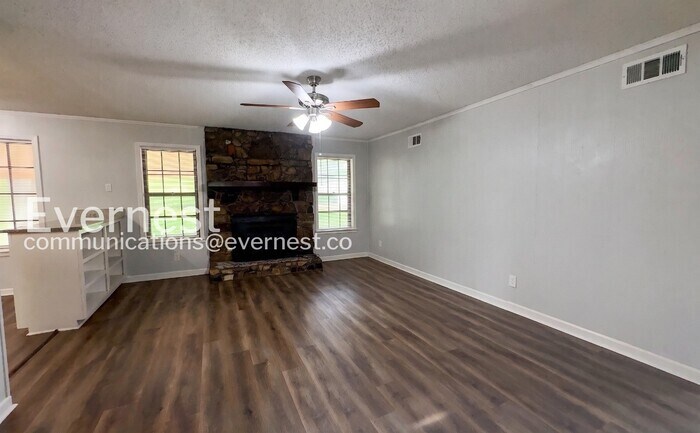 Building Photo - 6787 Pleasant Hill Rd