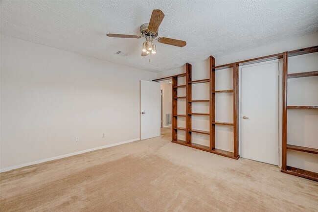 Building Photo - 2906 Arrowhead Dr