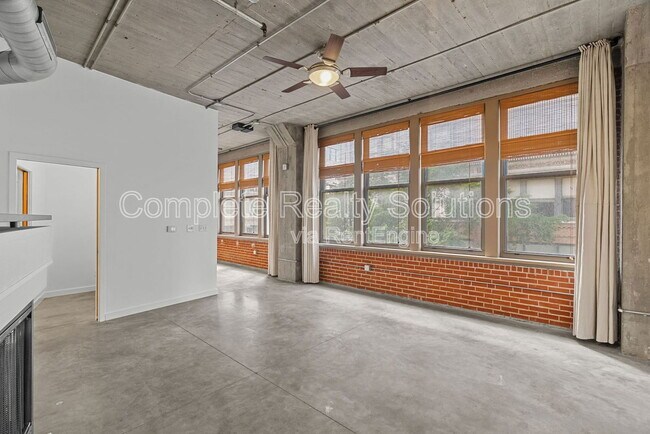 Building Photo - 1635 Washington Ave