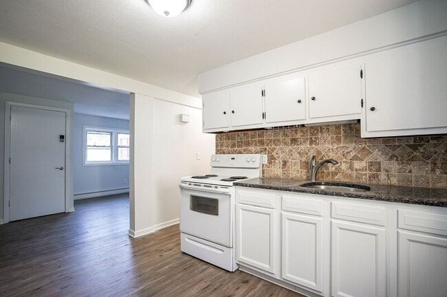Building Photo - 98 N Alhambra Cir