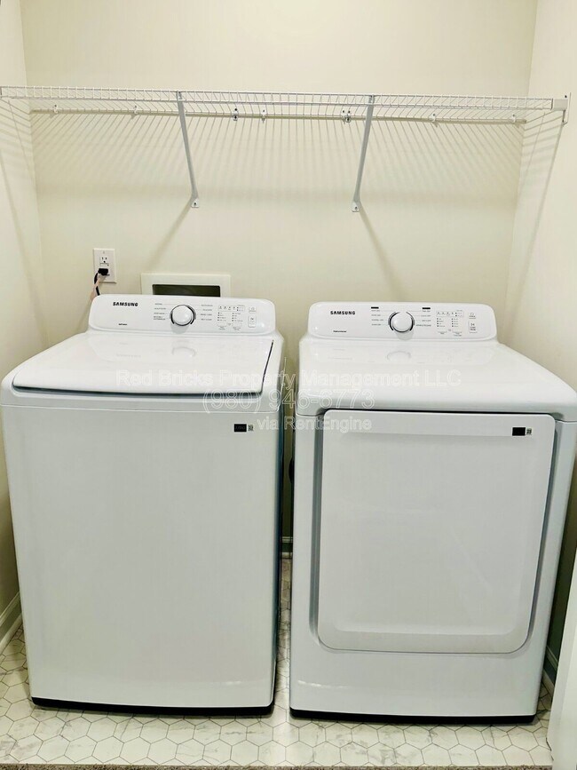 Building Photo - 8131 Murray Br Dr