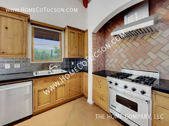 Building Photo - 12235 E Horsehead Rd