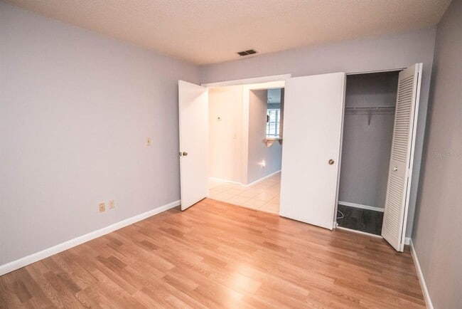 Building Photo - 2764 Kavalier Dr