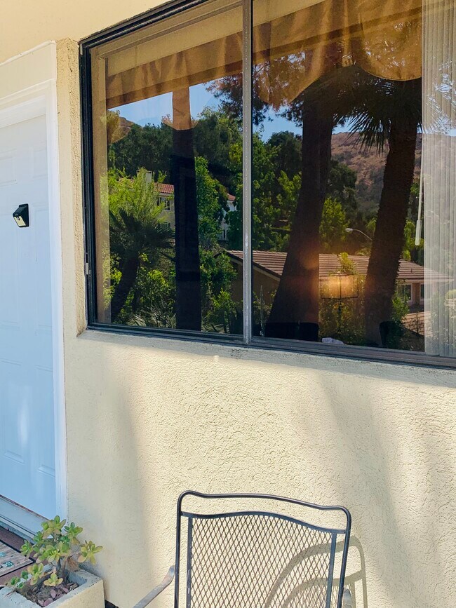 Building Photo - 2328 Via Saldivar St