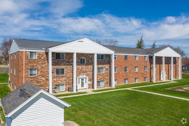 Building Photo - Greenbrier