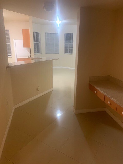 Building Photo - 3/2 Lake available in North Lauderdale