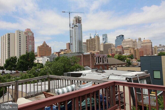 Building Photo - 515 S 12th St