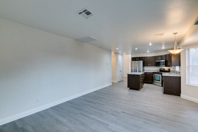 Building Photo - 1738 Toltec Cir