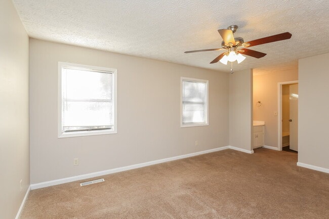 Building Photo - 5710 Deerfield Pl