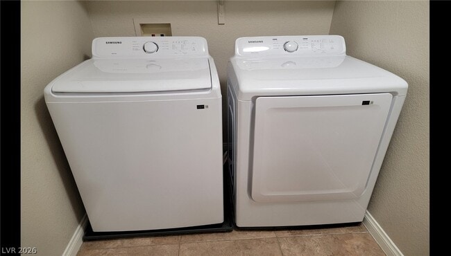 Building Photo - 830 Carnegie St