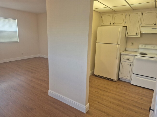 Building Photo - 278 Flanders F