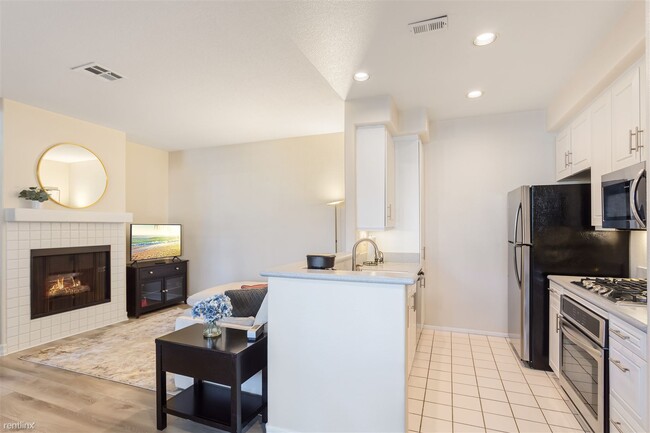 Building Photo - 1 br, 1 bath Condo - 3622 Bernwood Place