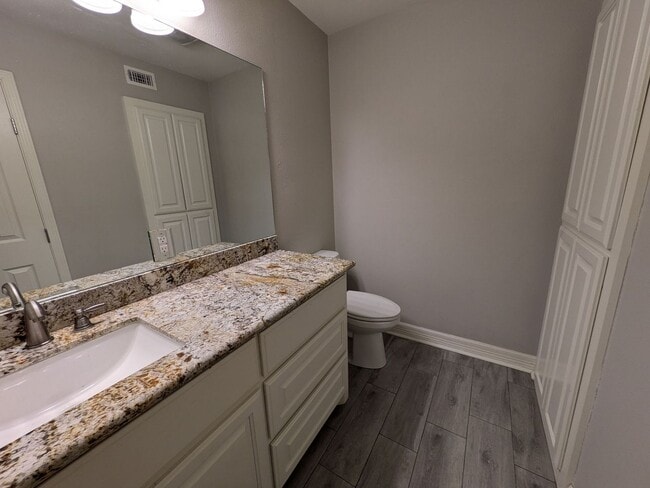 Building Photo - 2755 Evangeline Dr