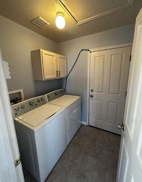 Building Photo - 1485 Ram Canyon Dr