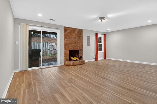 Building Photo - 2874 Sutton Oaks Ln