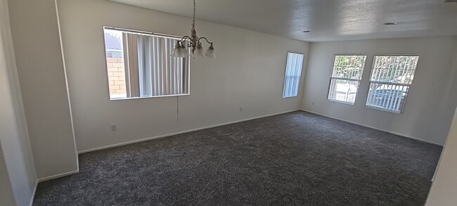 Building Photo - 38235 Armstrong Dr