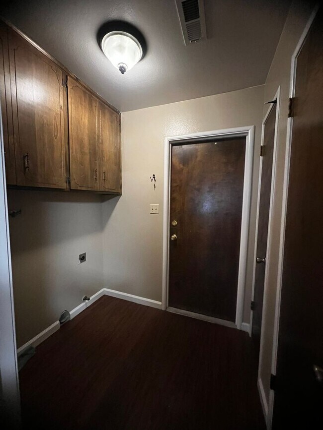 Building Photo - 1116 N Gem St