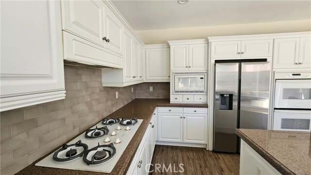 Building Photo - 2566 Pearblossom St