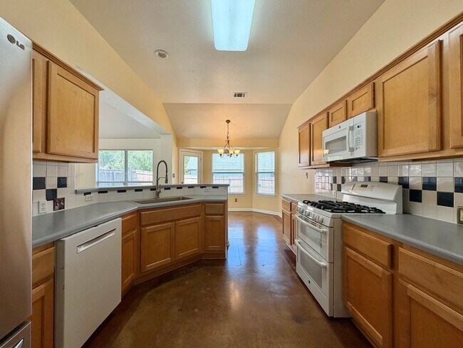Building Photo - 14900 Doria Dr