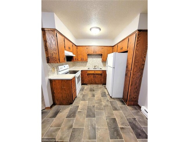 Building Photo - 710 Hillcrest St