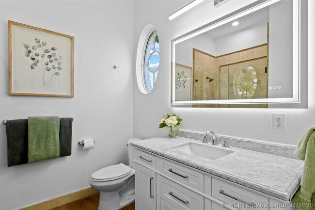 Building Photo - 166 SE Bella Strano