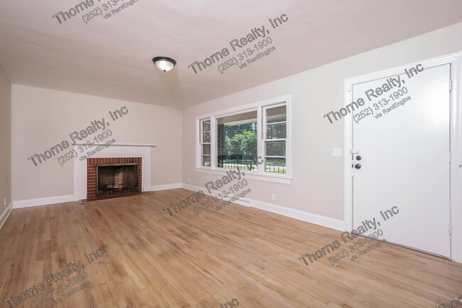 Building Photo - 920 Cedarbrook Dr